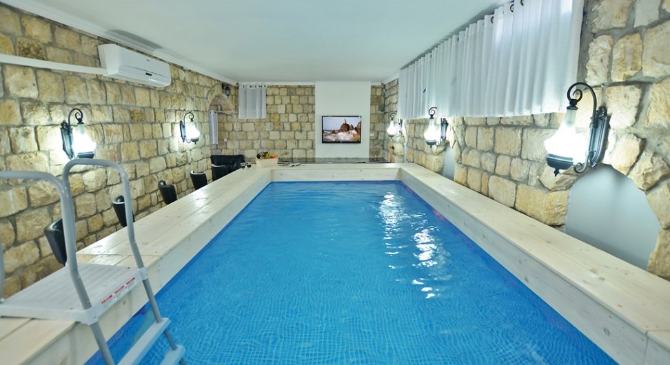 וילה אצולת אבן חן