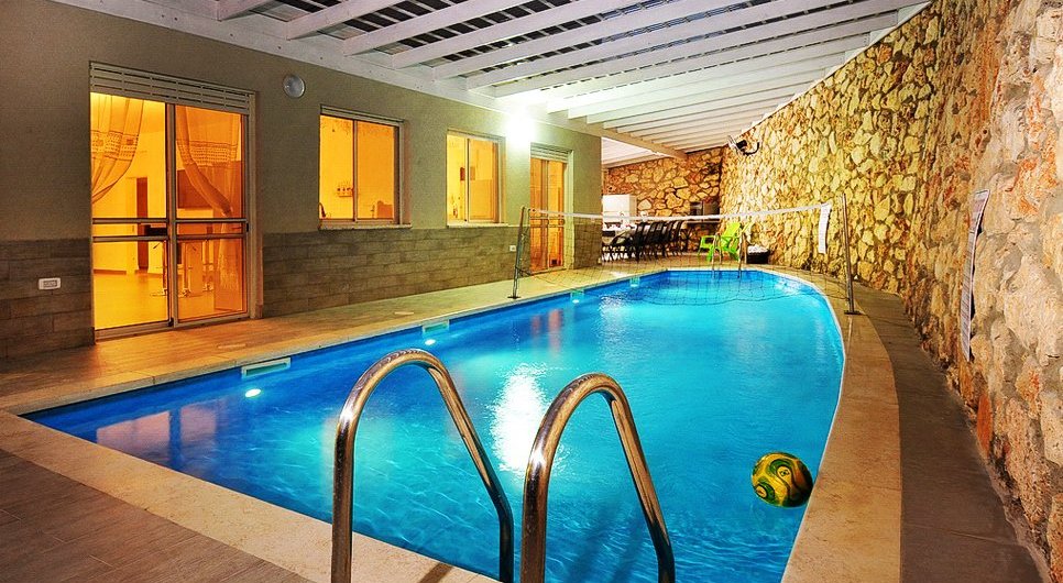 וילה בין זריחה לשקיעה