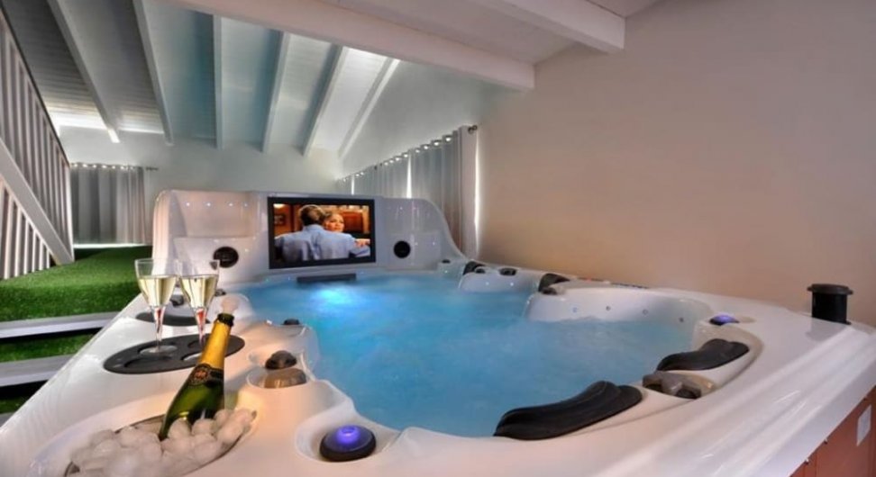 וילה בי - וילה B