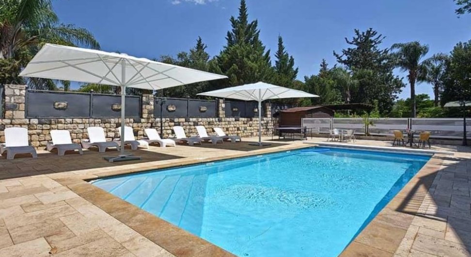 מתחם מובחר בכפר