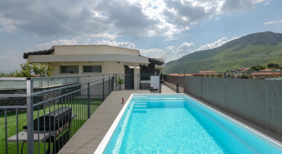 וילה לומיירה YalaRent