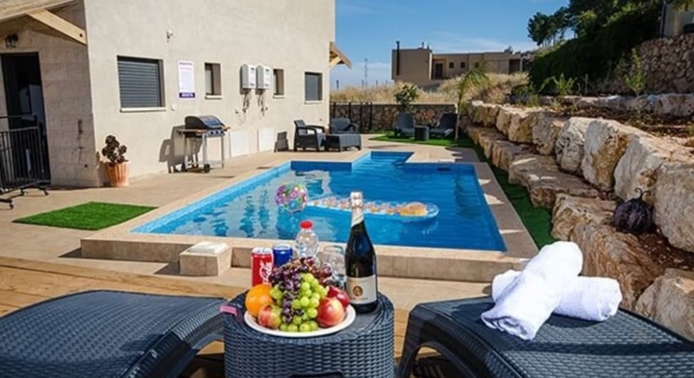 וילה בר בראש פינה