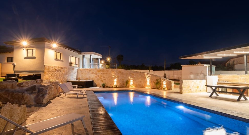 וילה שקיעות אדומות