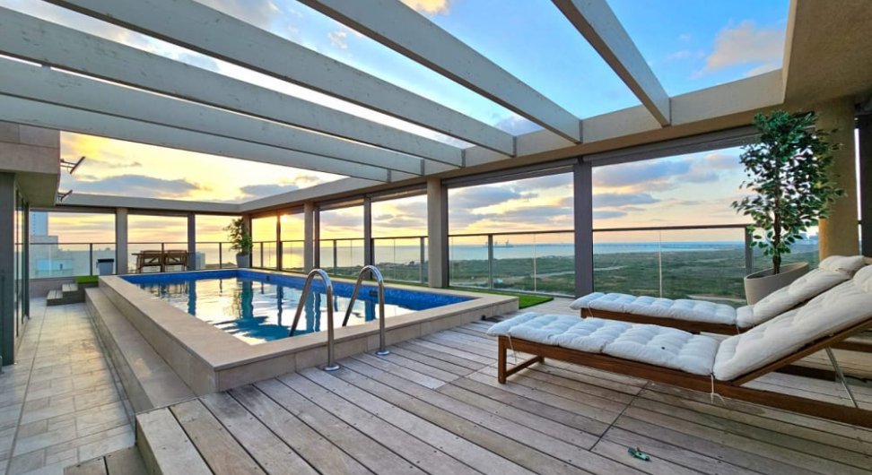 אושן פנטהאוז