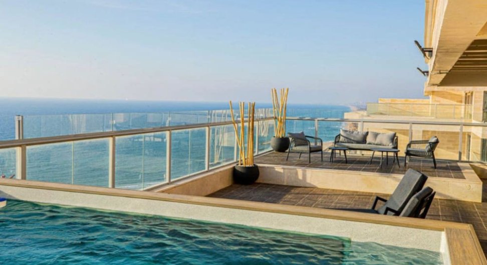 אינפיניטי לקשרי פנטהאוז