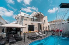 רון וילאג בוטיק