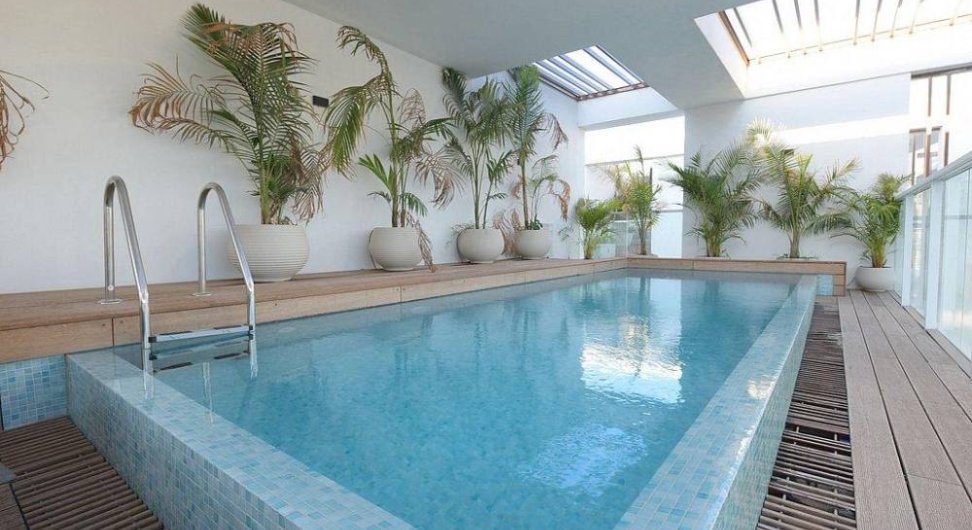 פנטהאוז AH 42